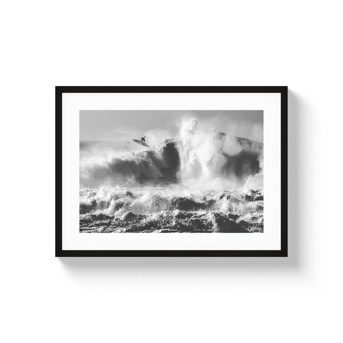 Giants of Nazaré - Medium / Black / Matted