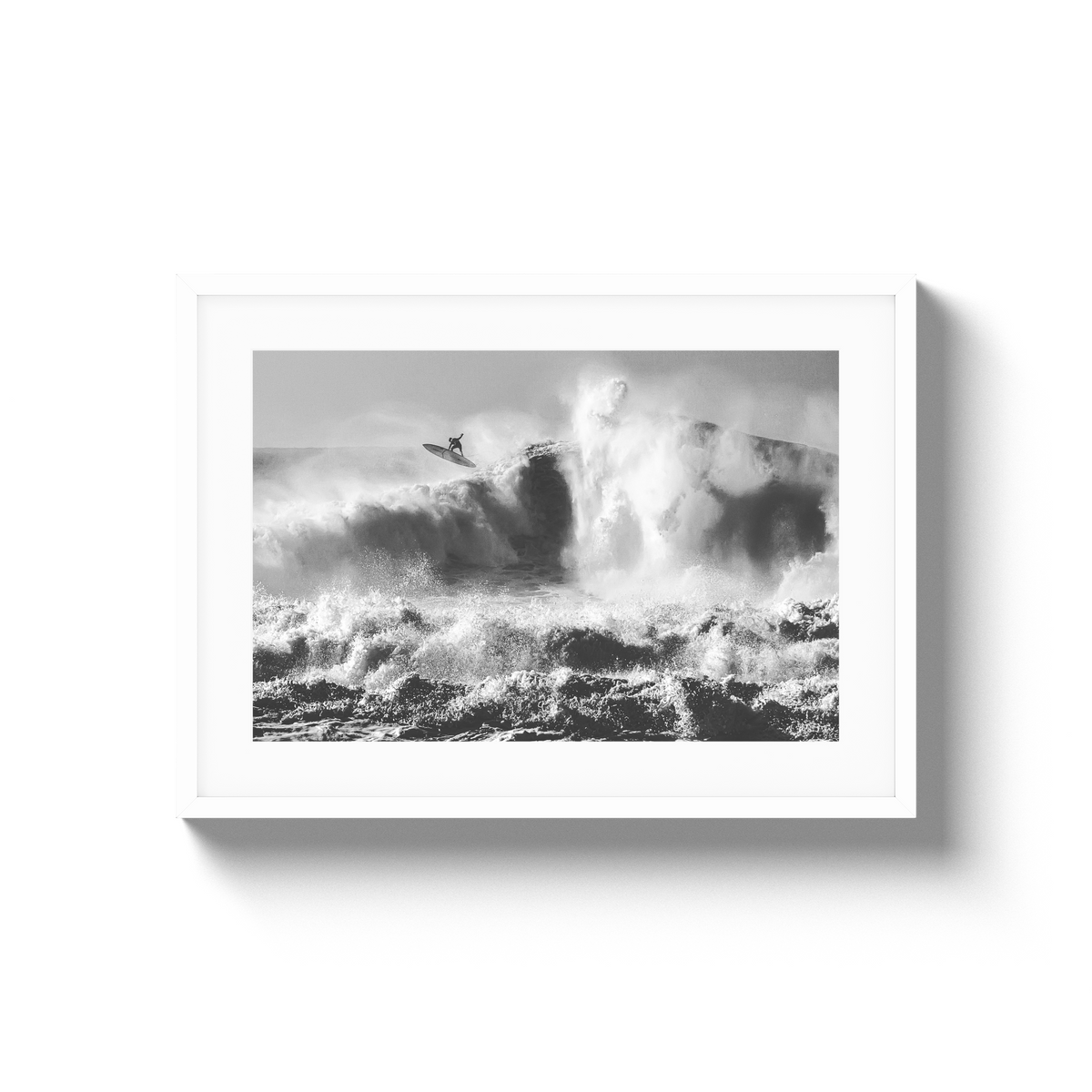 Giants of Nazaré - Medium / White / Matted