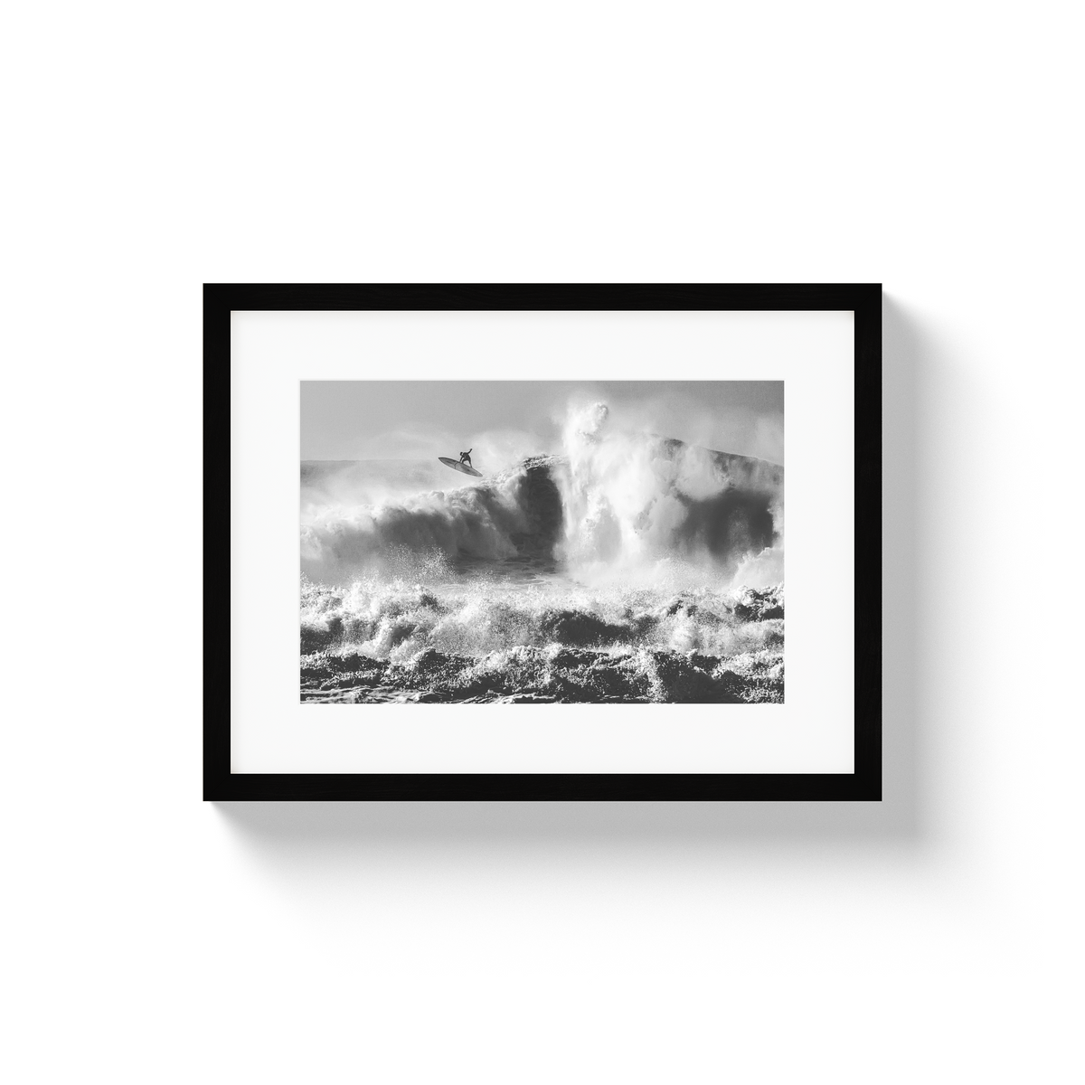 Giants of Nazaré - Small / Black / Matted