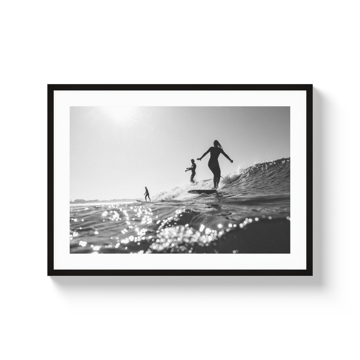 Party Wave - Large / Black / Matted